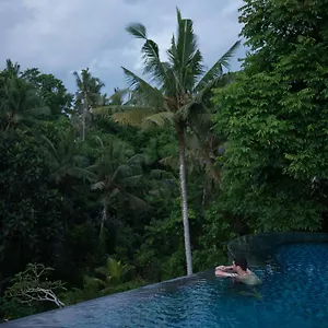 База отдыха Tirta Arum ****