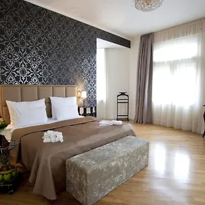 4* Hotel Deminka Palace